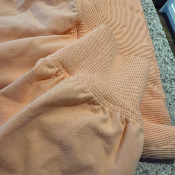 🌟Host Pick 🌟 Lululemon Ribbed Contoured-Waist Crew - Picture 4 of 8